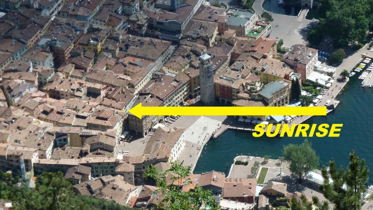 ריבה דל גארדה Appartamento Sunrise - Centro Storico N1 מראה חיצוני תמונה